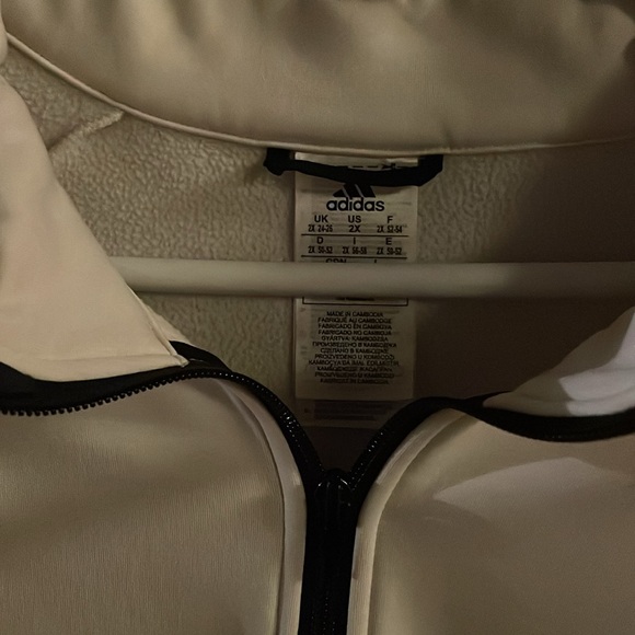 Adidas woman’s jacket size 2X - Picture 2 of 2